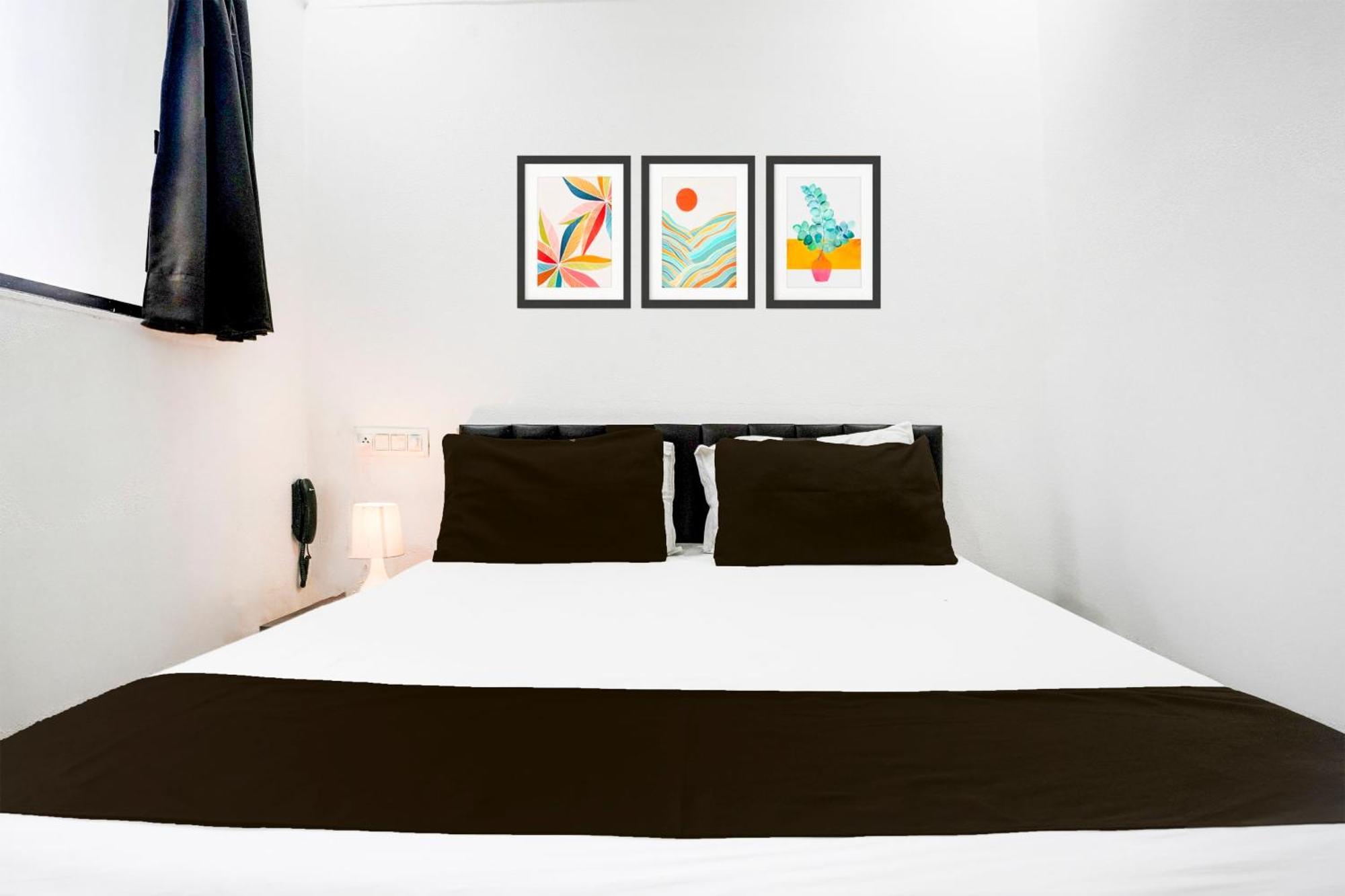 Super Hotel O Vip Road Formerly Hotel Lotus Surat Bagian luar foto