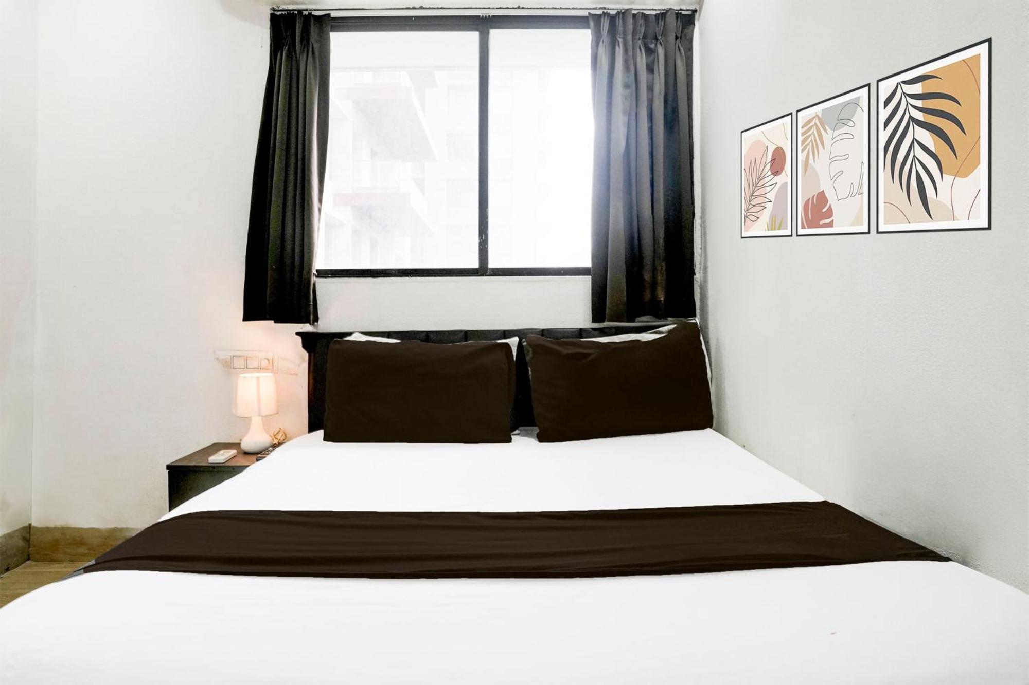 Super Hotel O Vip Road Formerly Hotel Lotus Surat Bagian luar foto